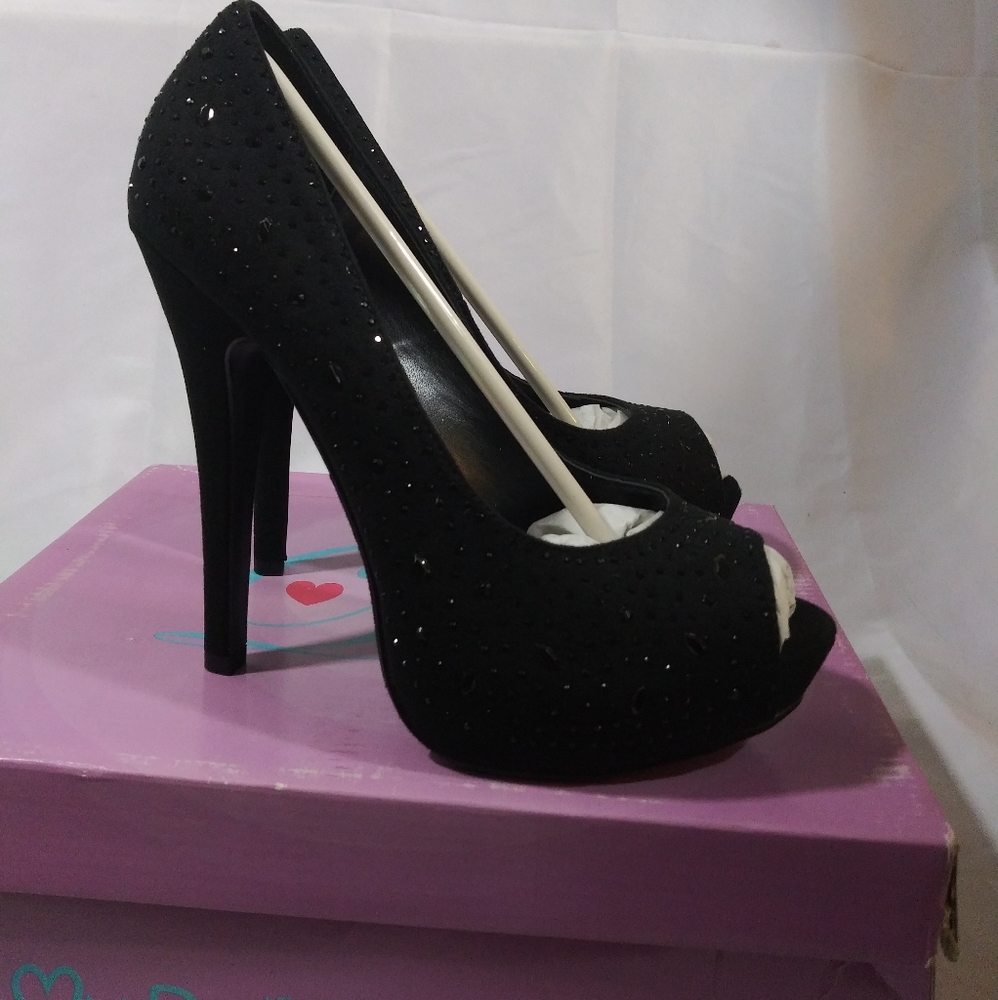 Heels size 7